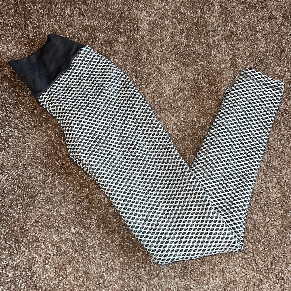 Butt scrunch leggings!